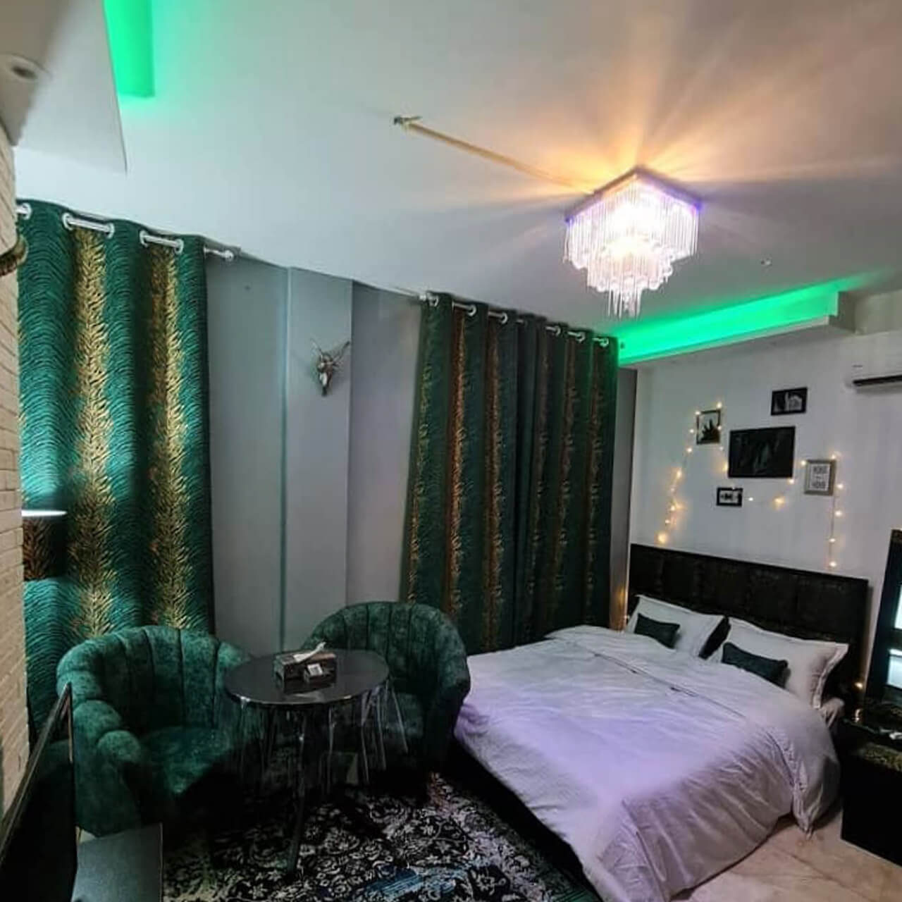 سوئیت( اتاق) مبله بلوار اندرزگو (فرمانیه)